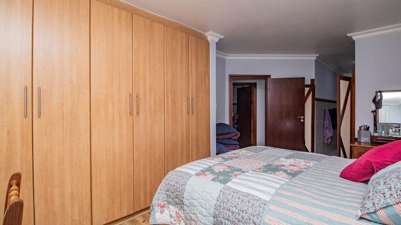 9 Bedroom Property for Sale in Outeniqua Strand Western Cape